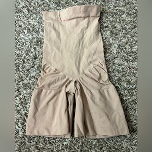 Skims High Waist Shapewear Shorts Sz M